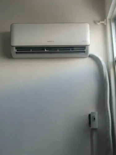 Vendo Ar condicionado INVERTER, Agratto , 12.000 BTUs , super novo , gela muito.