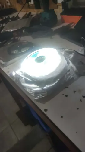 Fitas de leds e fontes.