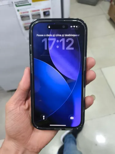 Vendo iPhone 16 azul com 128GB de memória e com 95% de saúde a bateria