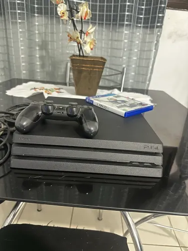 PlayStation 4 Pro - Completo + FIFA 23 | Impecável