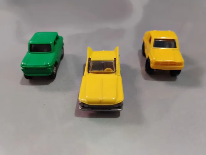 Kinder Ovo - Carros