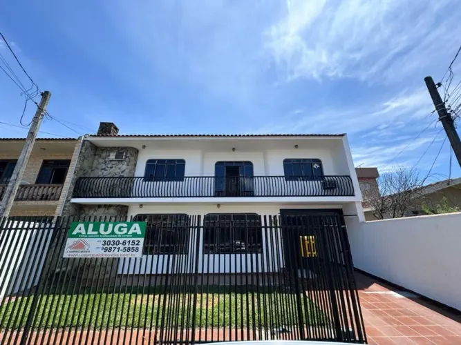 Sobrado com 4 dormitórios para alugar, 380 m² por R$ 5.731,00/mês - Portão - Curitiba/PR