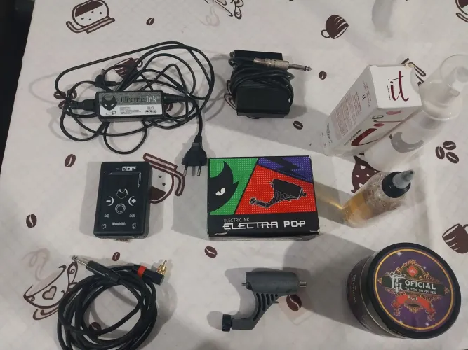 Kit tatuagem com máquina pop electric ink+Fonte digital PS Mini Pop - Electric Ink