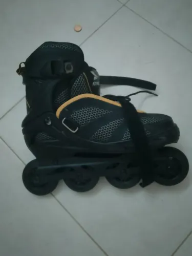 Patins ? regulável