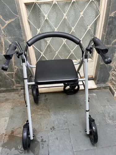 Andador Dobrável Praxis 4 rodas- não acompanha o cesto