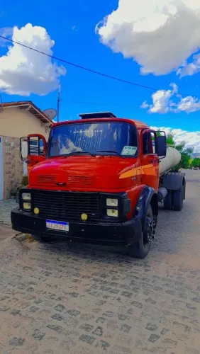 Vendo esse lindo caminhão chama no zap *46 só liga se tiver interesse
