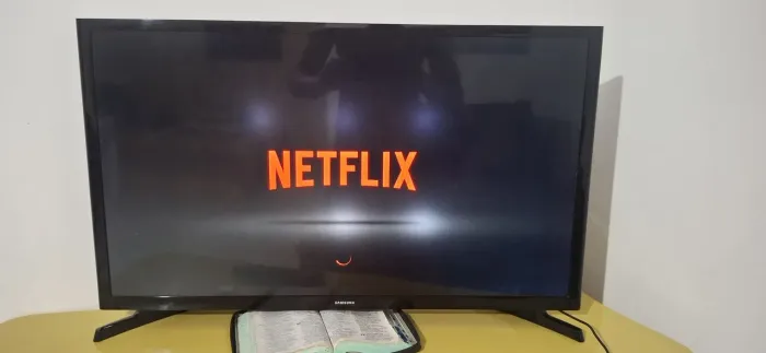 Vendo TV Samsung smart 32 polegadas funcionando perfeitamente