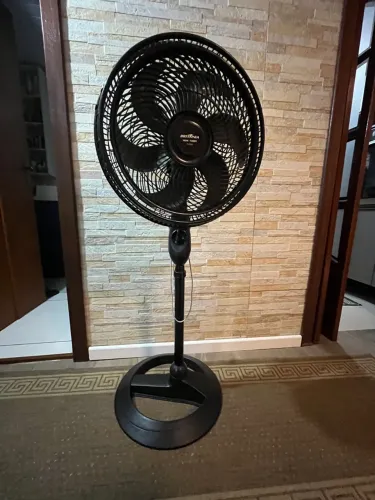 Ventilador de Coluna Britânia 160W Turbo Preto