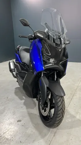 XMAX 300 CONNECTED MODELO 2027 - ENTRADA FACILITADA!