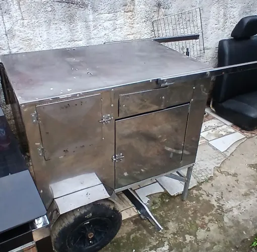 Carrinho de inox