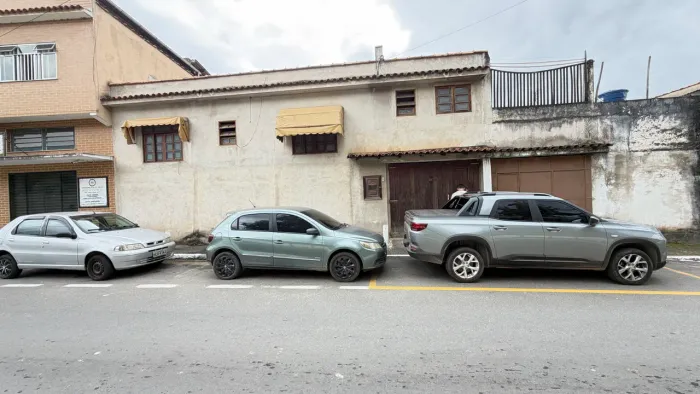 Casa + Loja Comercial à Venda - Excelente Oportunidade de Investimento e Moradia