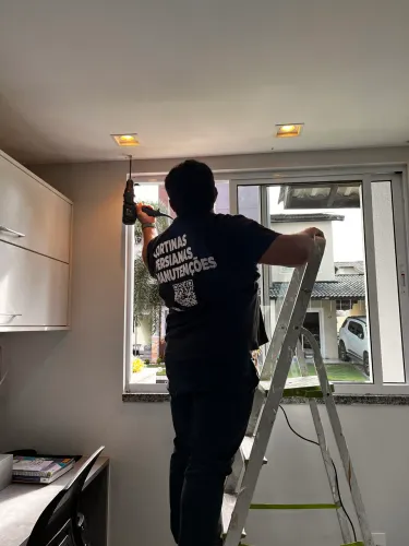 Instalação profissional de cortinas e persianas 