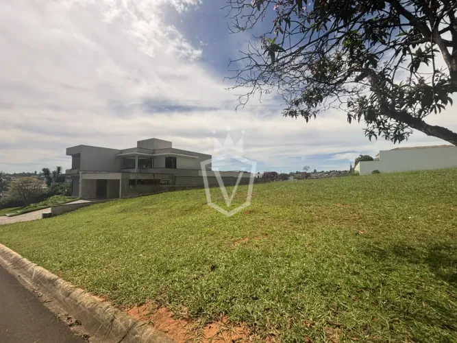 Terreno Plano à Venda no Condomínio Quinta das Paineiras, Jundiaí-SP