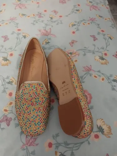 Sapato de pedrinhas