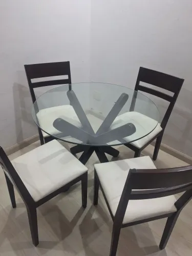 Mesa Tok stok vidro redondo 4 cadeiras 