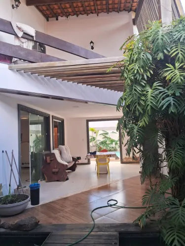 Alugo Casa alto padrão com ou sem mobilia.
