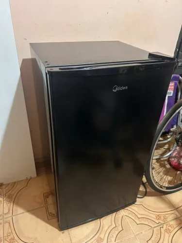 Frigobar Midea 124l preto 127V