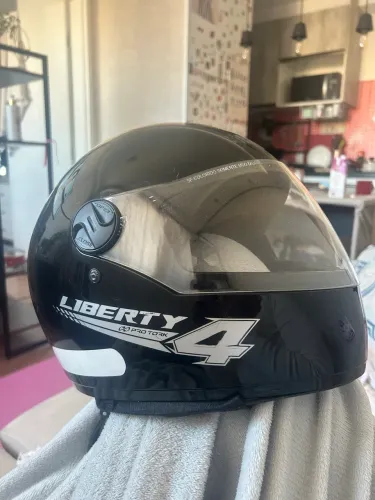 Capacete liberty