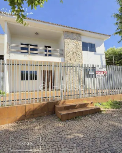 Sobrado a venda na Av Frei Servacio - Santa Cruz