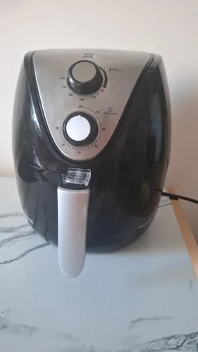 Vendo air fryer mundial family