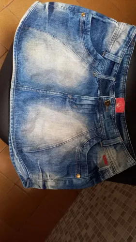 Saia jeans semi nova ótima para são João