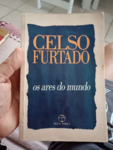 Livro Os ares do mundo Celso Furtado