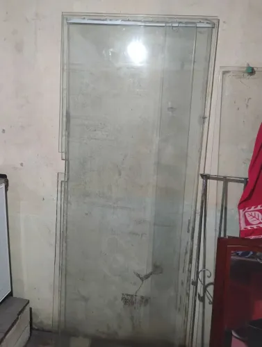 Vende-se porta de correr de vidro temperada 3 folhas de 80 