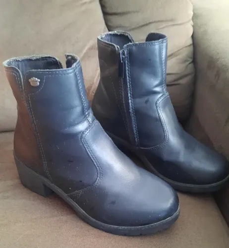 Bota infantil cano curto