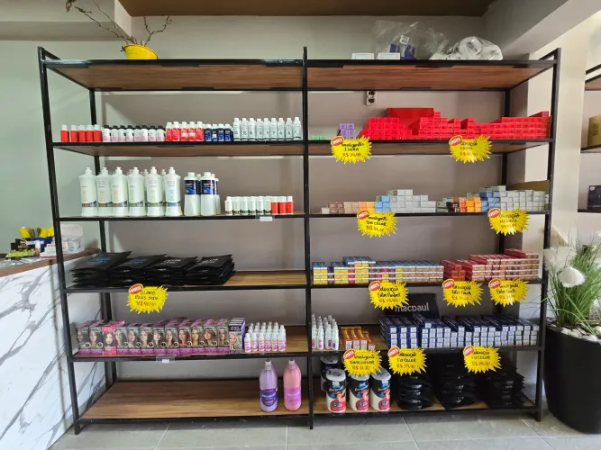 Prateleira estilo industrial