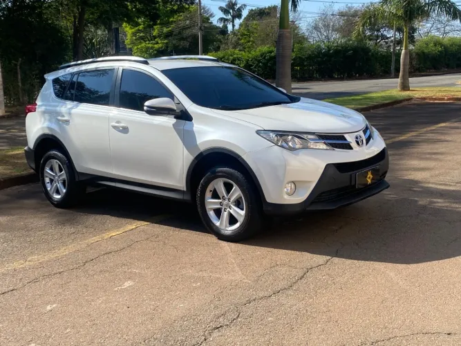 Toyota RAV4 2.0 4X2 16V Aut. 2013