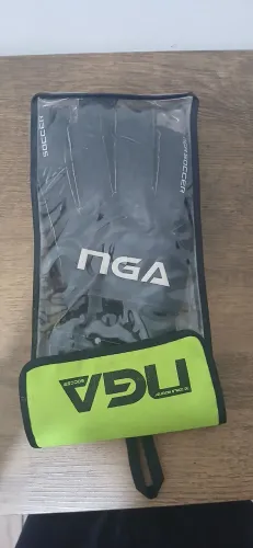 Luva de Goleiro NGA Soccer Preta Original + Case | Ótimo Estado!