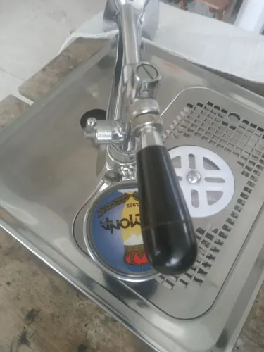 Chopeira naja de uma torneira