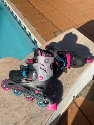 Patins Infantil Ajustável 33-36 - Ótimo Estado!