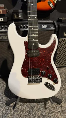 Guitarra Reguladinha Strato HH com 2 Hambucker G102 Giannini