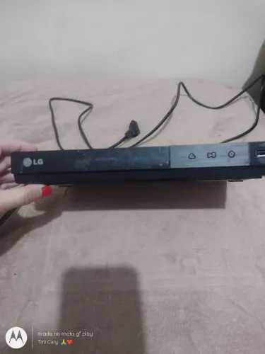 Vendo DVD LG com cabos funcionando está sem controle 