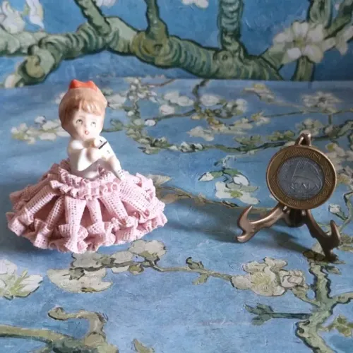 Rebis.Estatueta vintage, porcelana esmaltada, 6,5 cm de altura.Sem avarias. Saia perfeitat