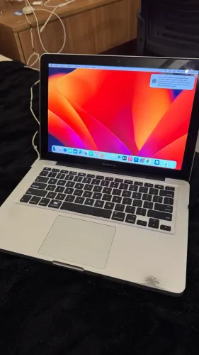 MACBOOK PRO 