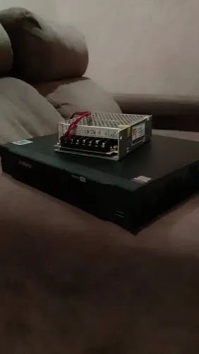 DVR Intelbras para 8 Câmeras + Fonte de Alimentação