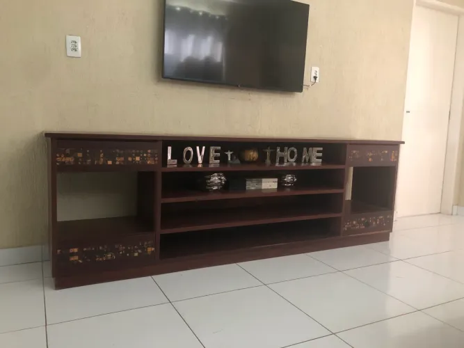 Móveis em Madeira Angelim 