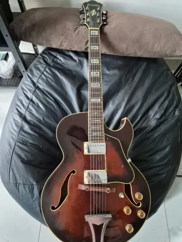Guitarra semi-acústica Ibanez Artcore Ak85 original