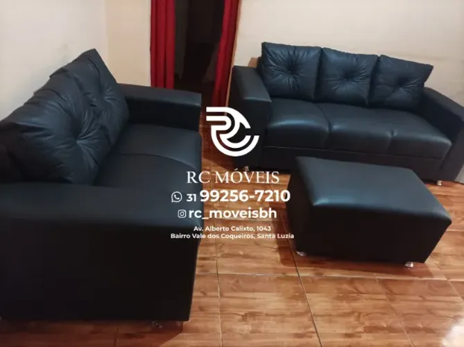 Sofá de Couro Sintético 3 e 2 Lugares + Puff - Conforto e Durabilidade