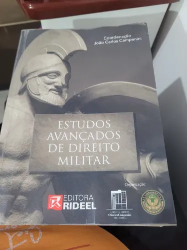 Livro Estudo avançados de direito militar