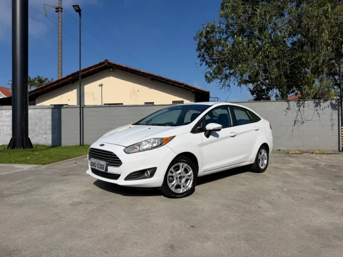 Ford Fiesta Sedan 1.6 16V Flex Aut. 2015