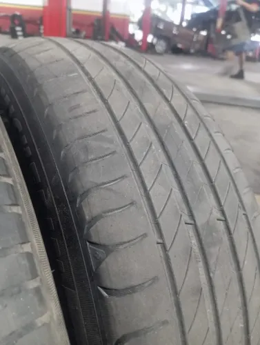 Pneu 185/60R15 Michelin Meia Vida (02 Unidades)