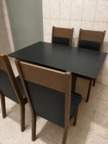 Mesa 4 cadeiras preta
