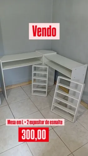 Mesa em L + Expositor de Esmaltes