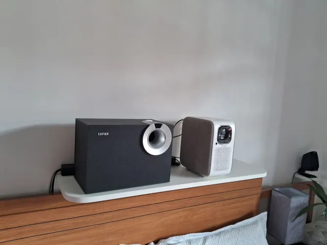 Projetor Touyinger H6 Pro + Caixa de Som 2.1 Edifier