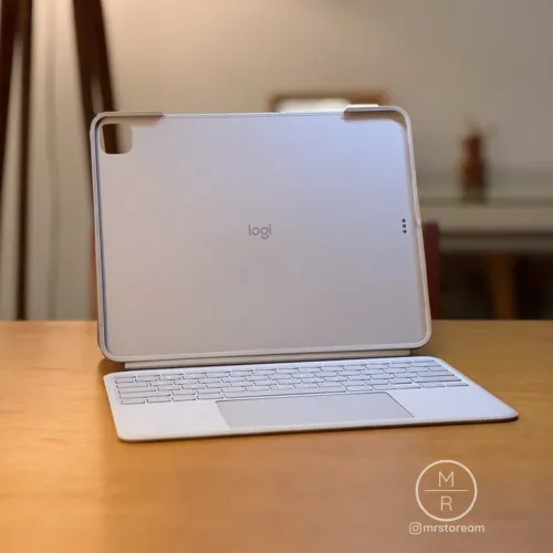 Logitech Combo Touch p/ iPad Pro 13 Pol. (M4 / M5) / Garantia / Até 18x no cartão