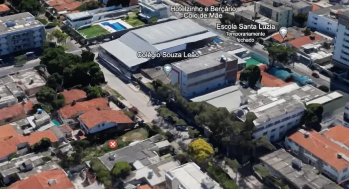 Extraordinário terreno 12 x 30 (360m²) em em frente do colégio Souza Leão de Olinda