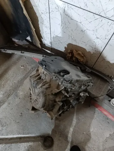 Câmbio do prisma automático 2018 carcaça quebrada porém peças internas todas ok módulo ok